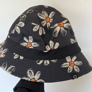 A hat.